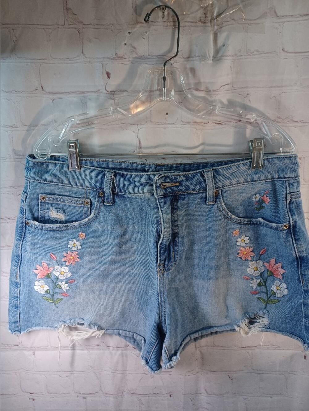 Time and Tru High Rise Floral Embroidered Distressed Denim Shorts 12 - Picture 3 of 10